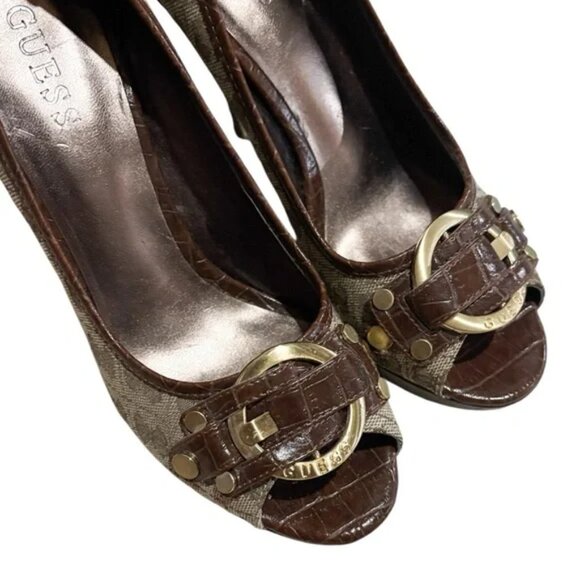 Guess Carolann Gold Buckle Peep Toe High Heels Sz 8 - Picture 2 of 9